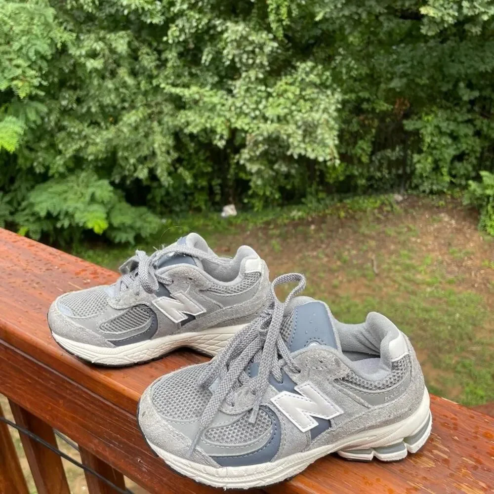 New Balance 2002r Kids 11 Grey Running Sneakers
